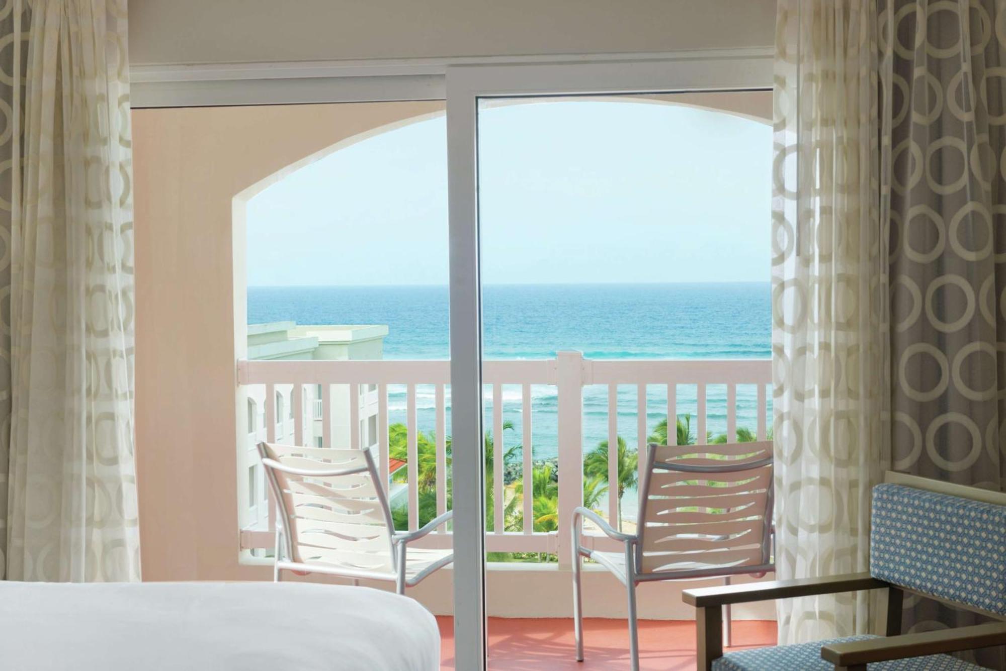 Embassy Suites By Hilton Dorado Del Mar Beach Resort Zewnętrze zdjęcie