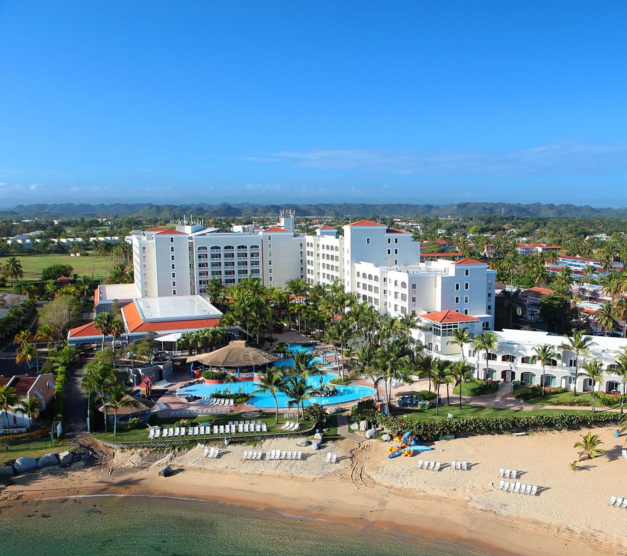 Embassy Suites By Hilton Dorado Del Mar Beach Resort Zewnętrze zdjęcie