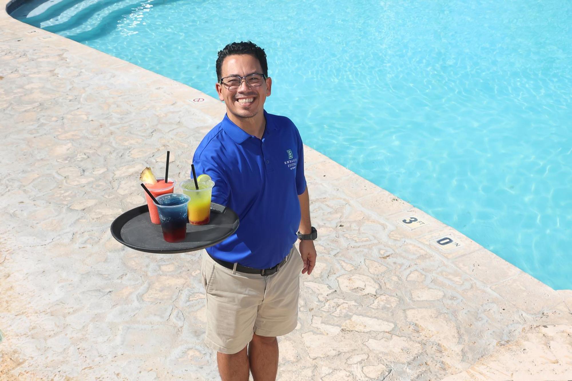 Embassy Suites By Hilton Dorado Del Mar Beach Resort Zewnętrze zdjęcie
